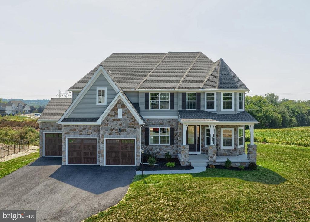 Photo of 232 West Side Drive, LITITZ, PA 17543 (MLS # PALA2065600)