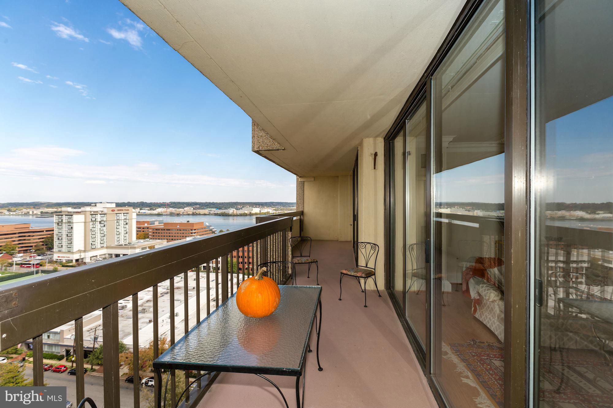 ALEXANDRIA HOUSE - Residential