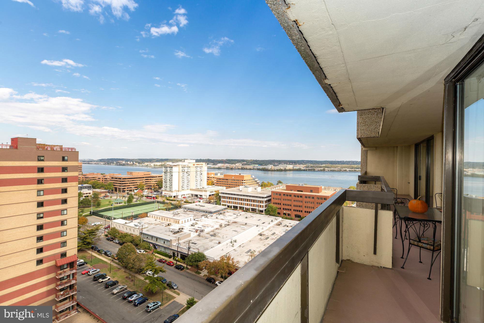 ALEXANDRIA HOUSE - Residential