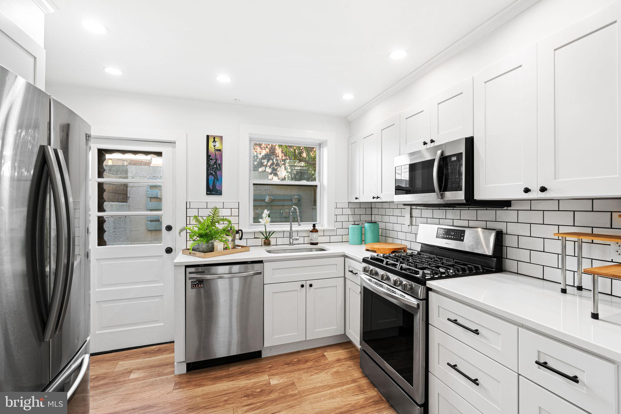 PASSYUNK SQUARE - Residential