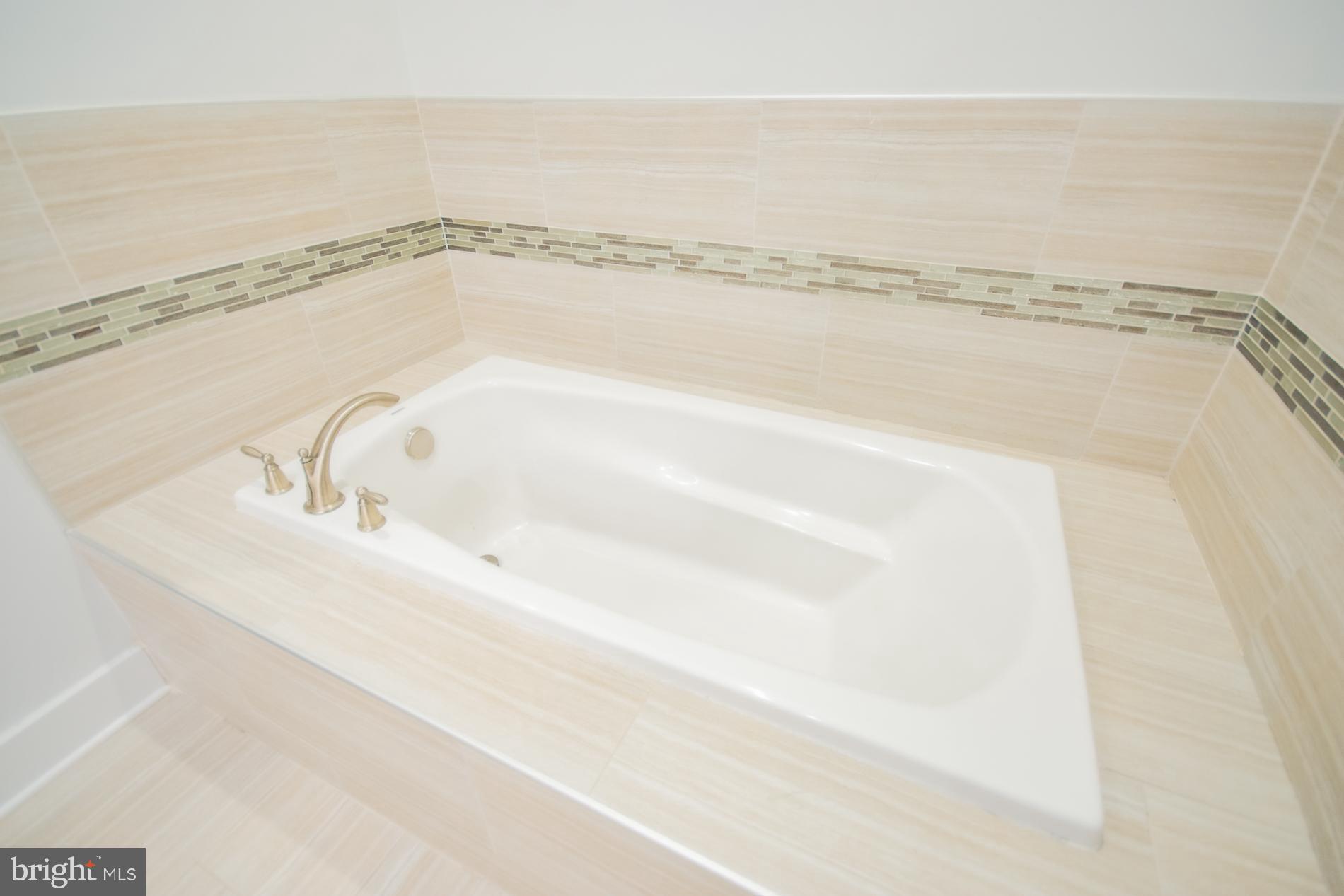 THISTLE LANDING - Residential