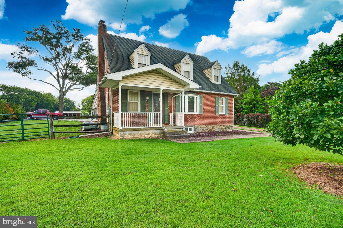1819 LARKIN ROAD