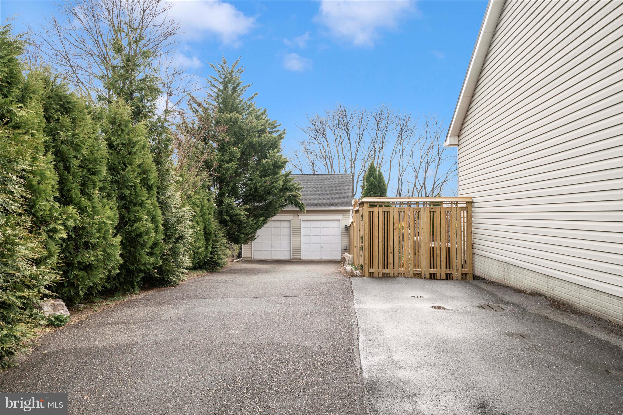 DAMASCUS OUTSIDE - Residential