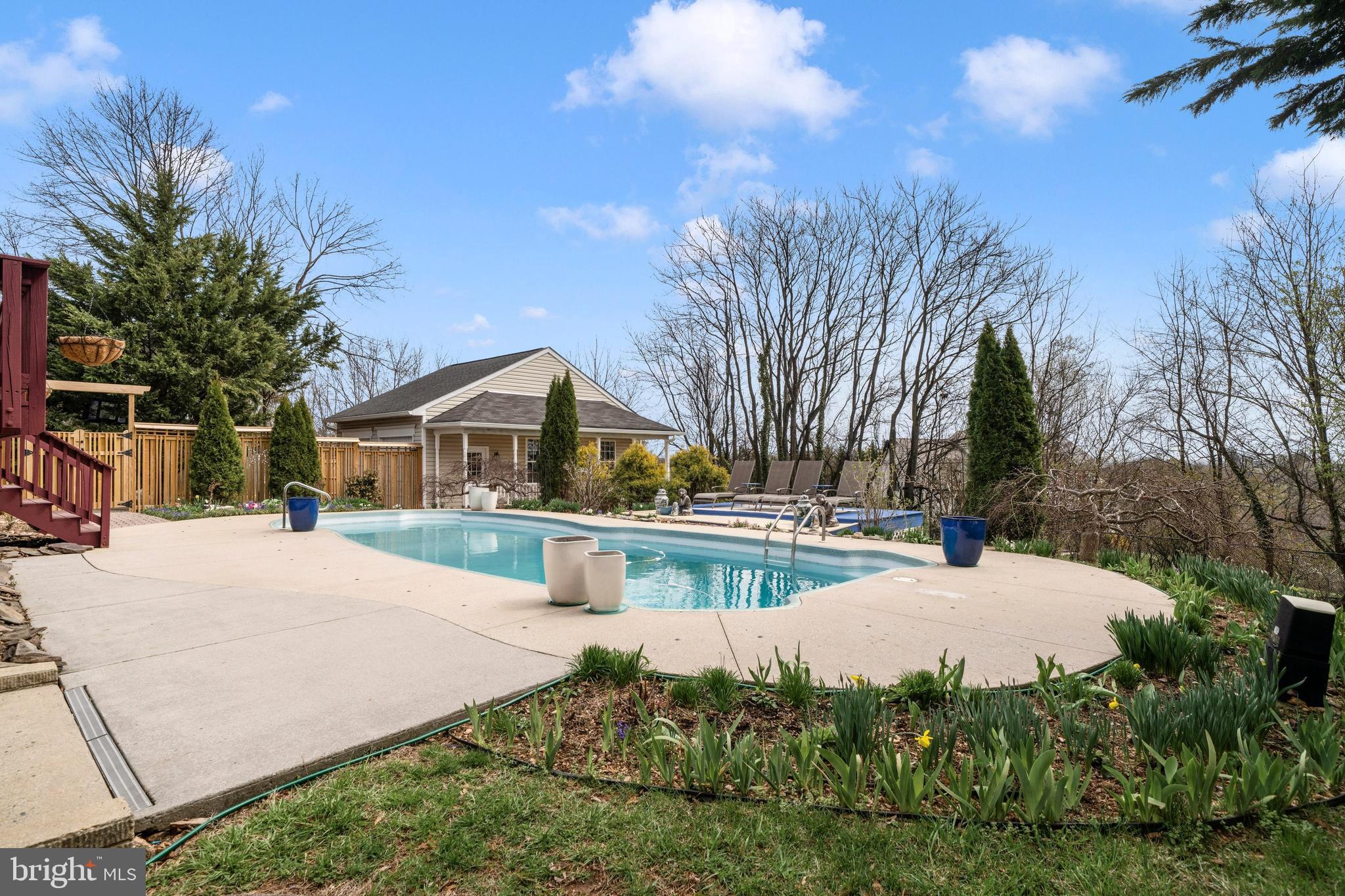 DAMASCUS OUTSIDE - Residential