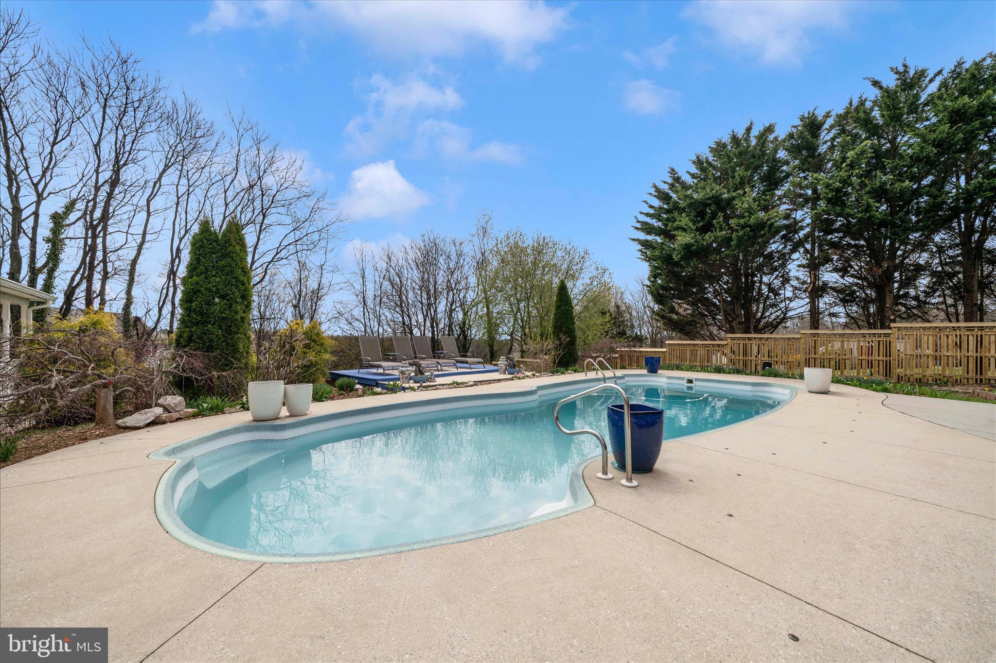 DAMASCUS OUTSIDE - Residential