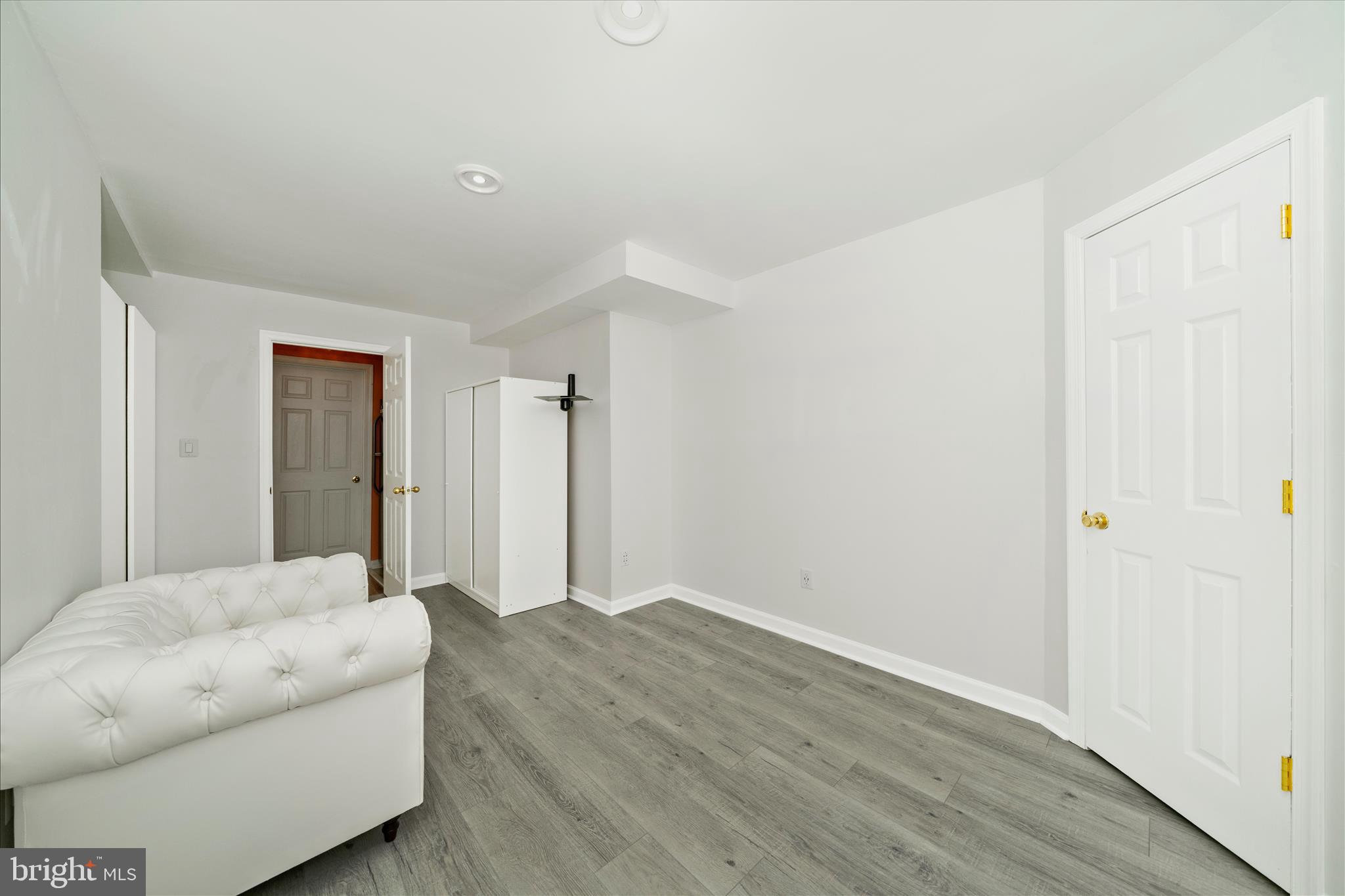 DAMASCUS OUTSIDE - Residential