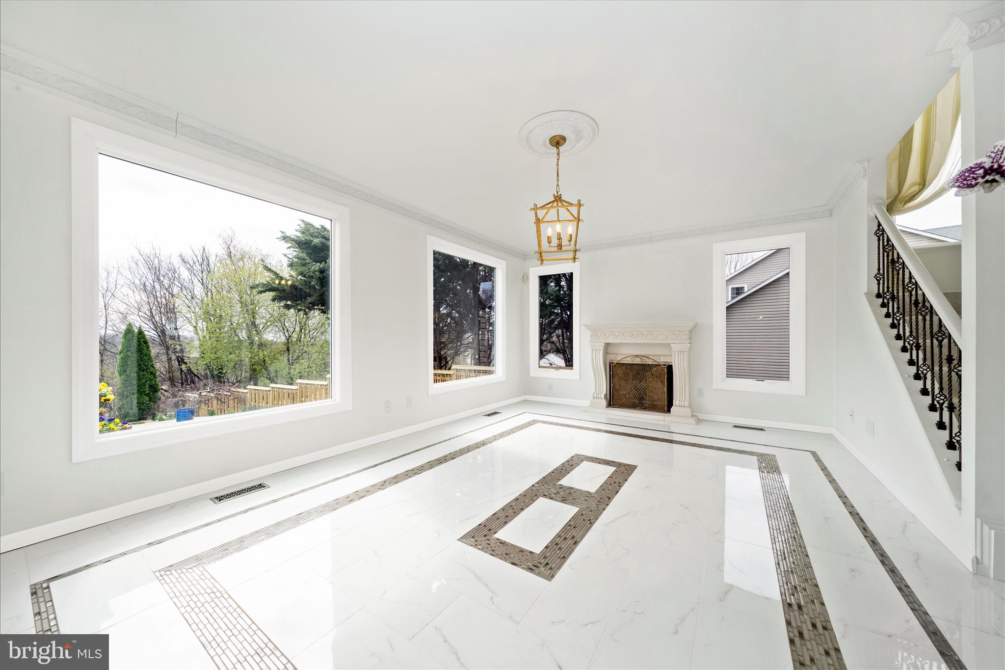 26031 MOUNT VERNON AVENUE