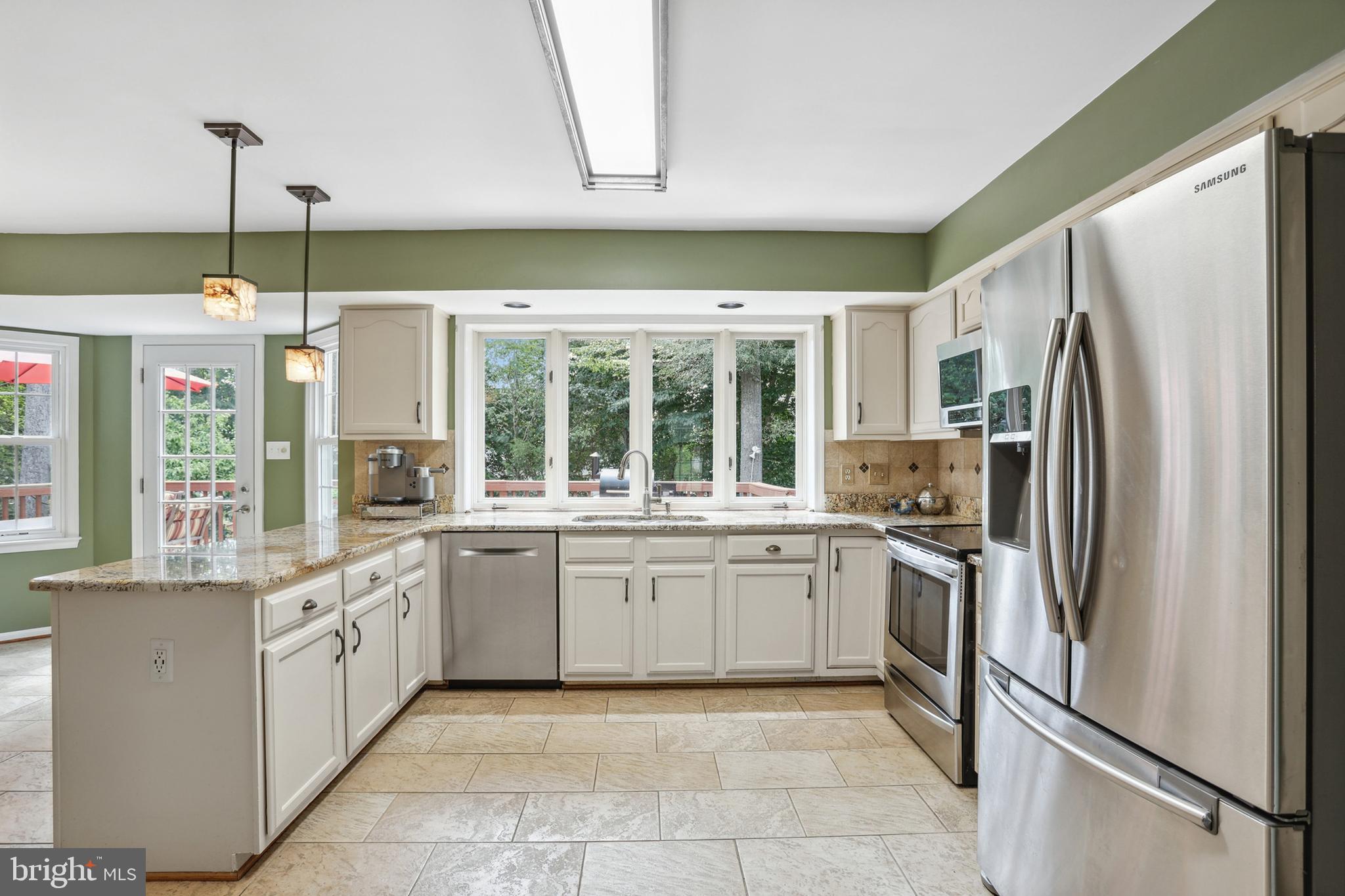 CRYSTAL LAKE - Residential