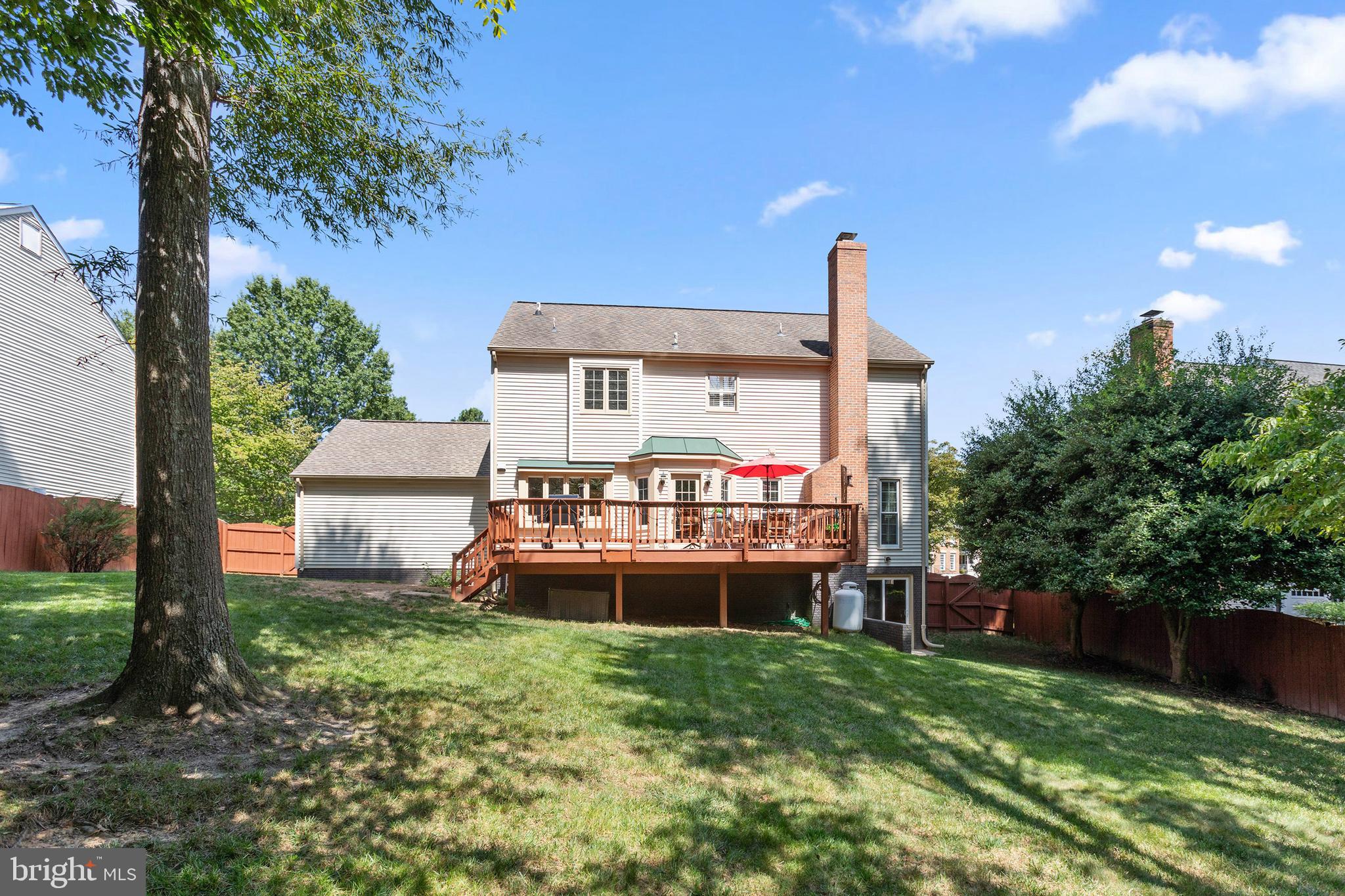 CRYSTAL LAKE - Residential