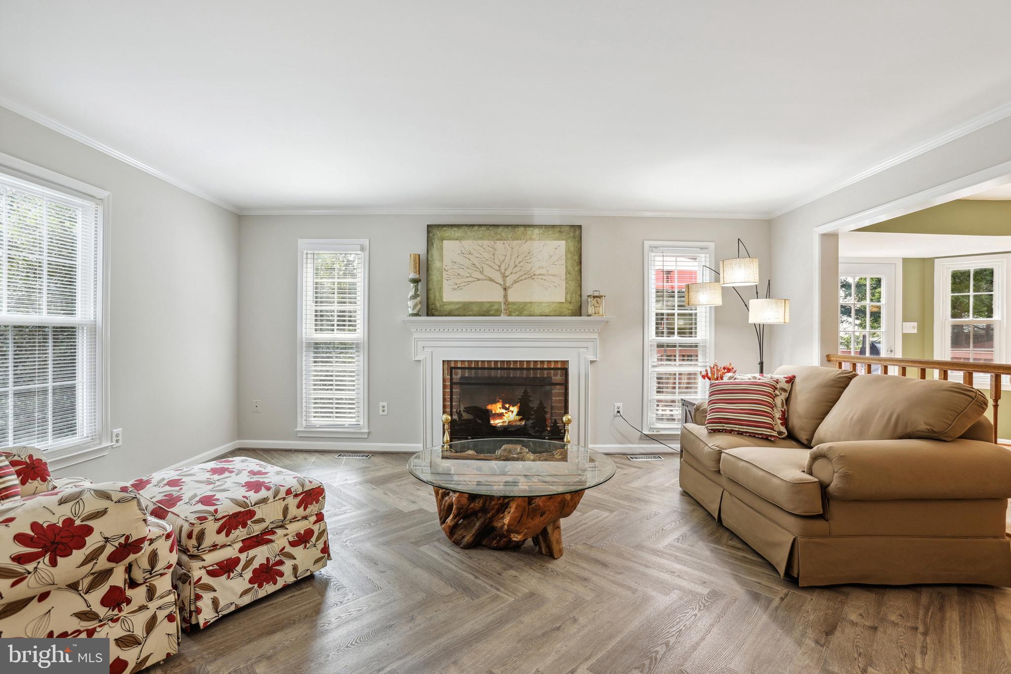 CRYSTAL LAKE - Residential