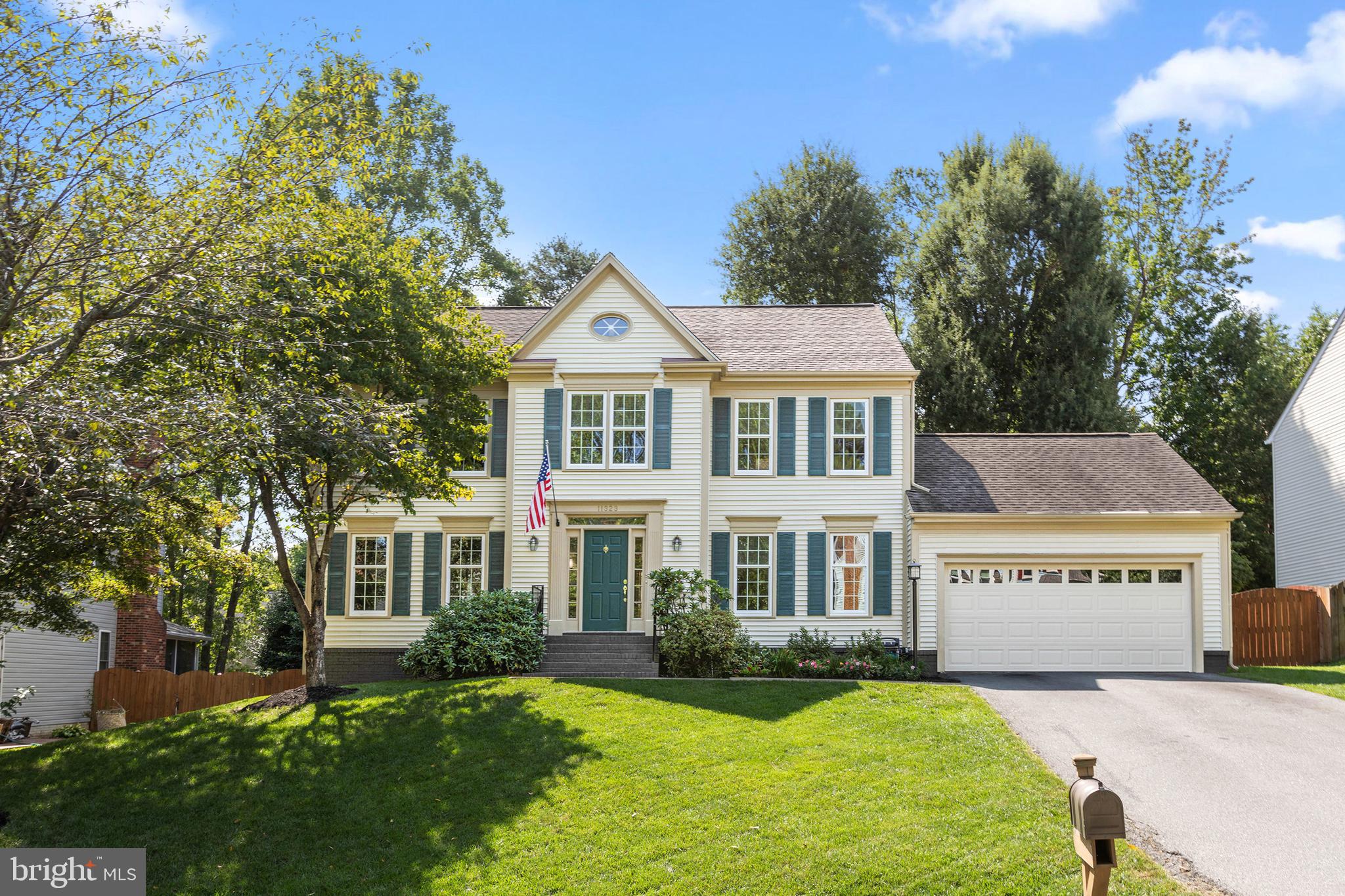 CRYSTAL LAKE - Residential