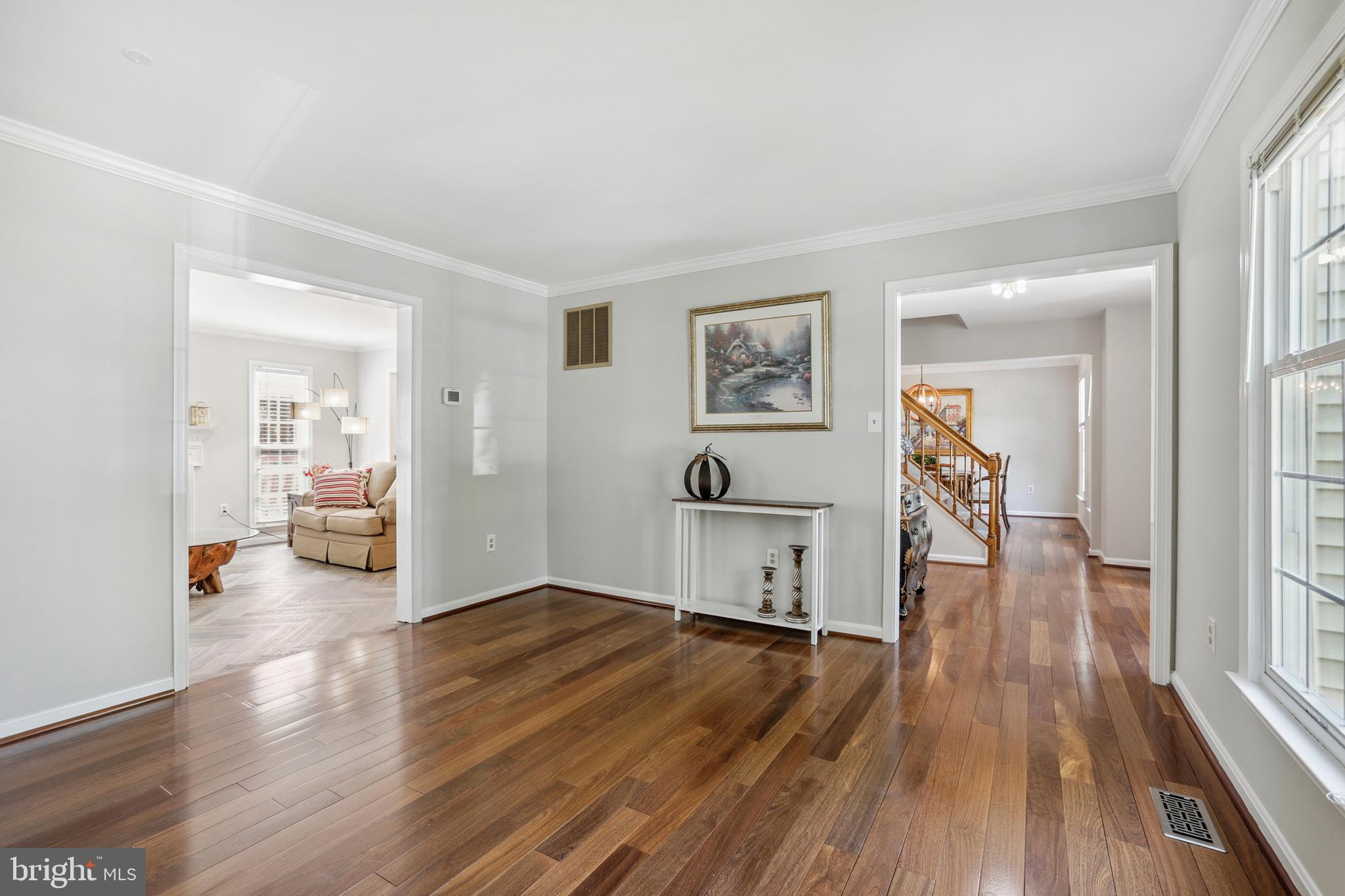 CRYSTAL LAKE - Residential