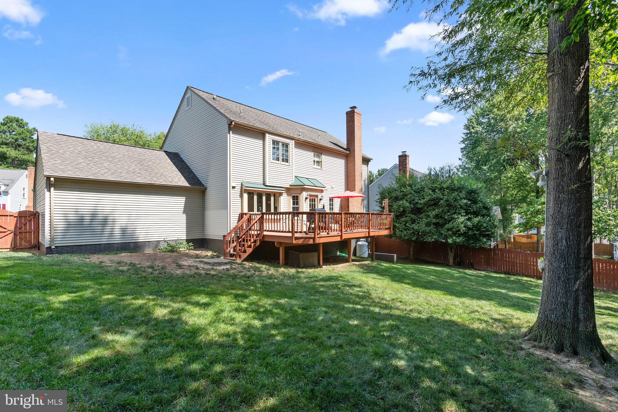 CRYSTAL LAKE - Residential