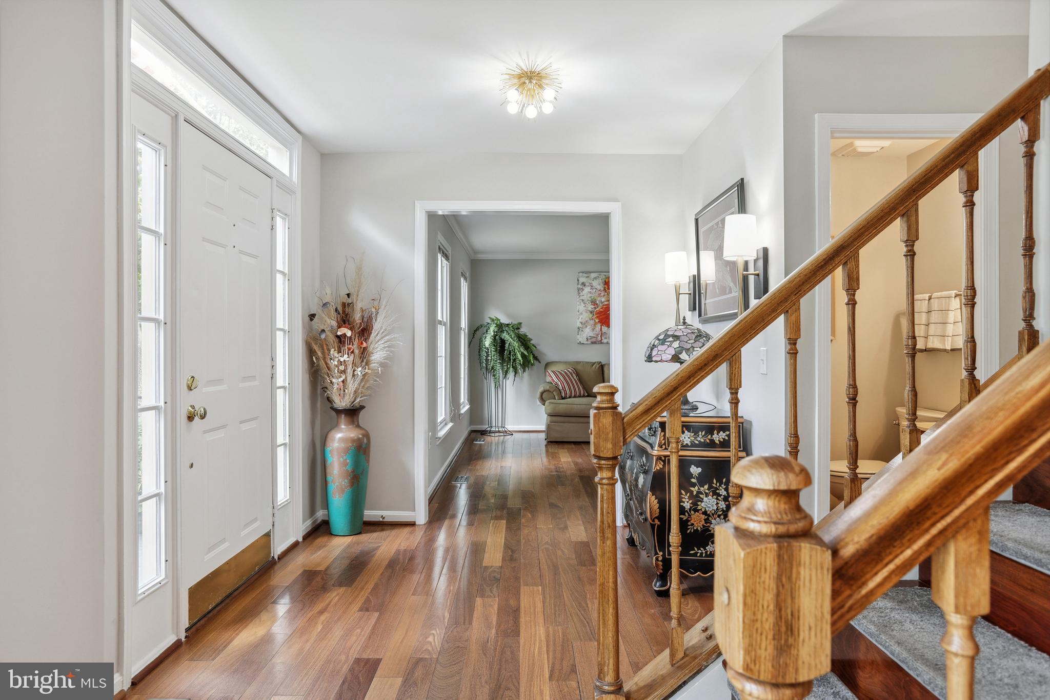 CRYSTAL LAKE - Residential