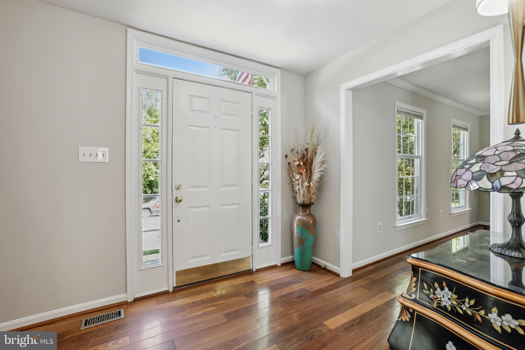 CRYSTAL LAKE - Residential