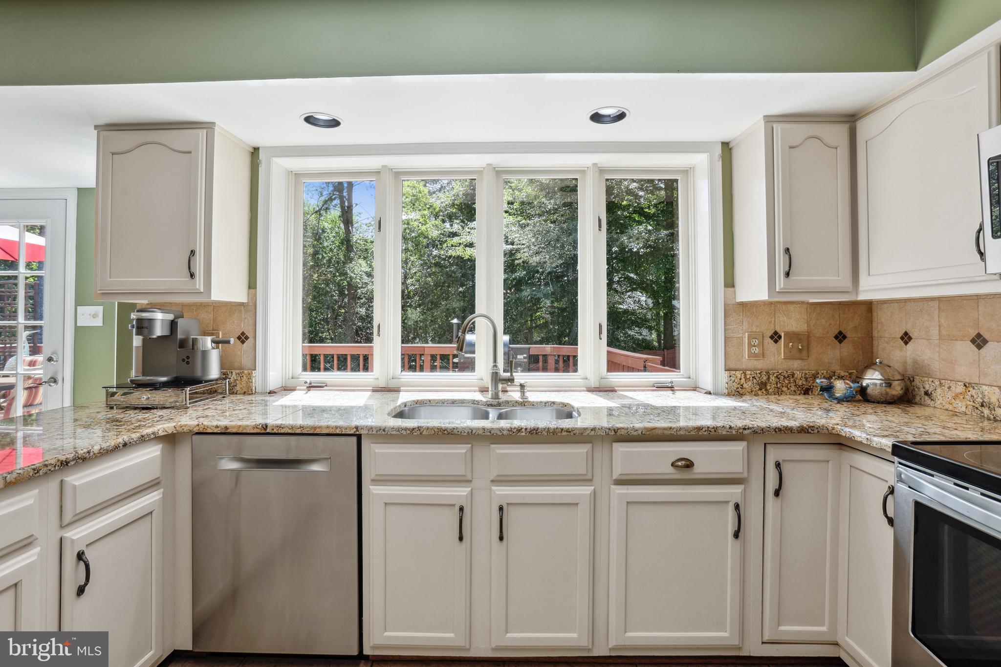 CRYSTAL LAKE - Residential