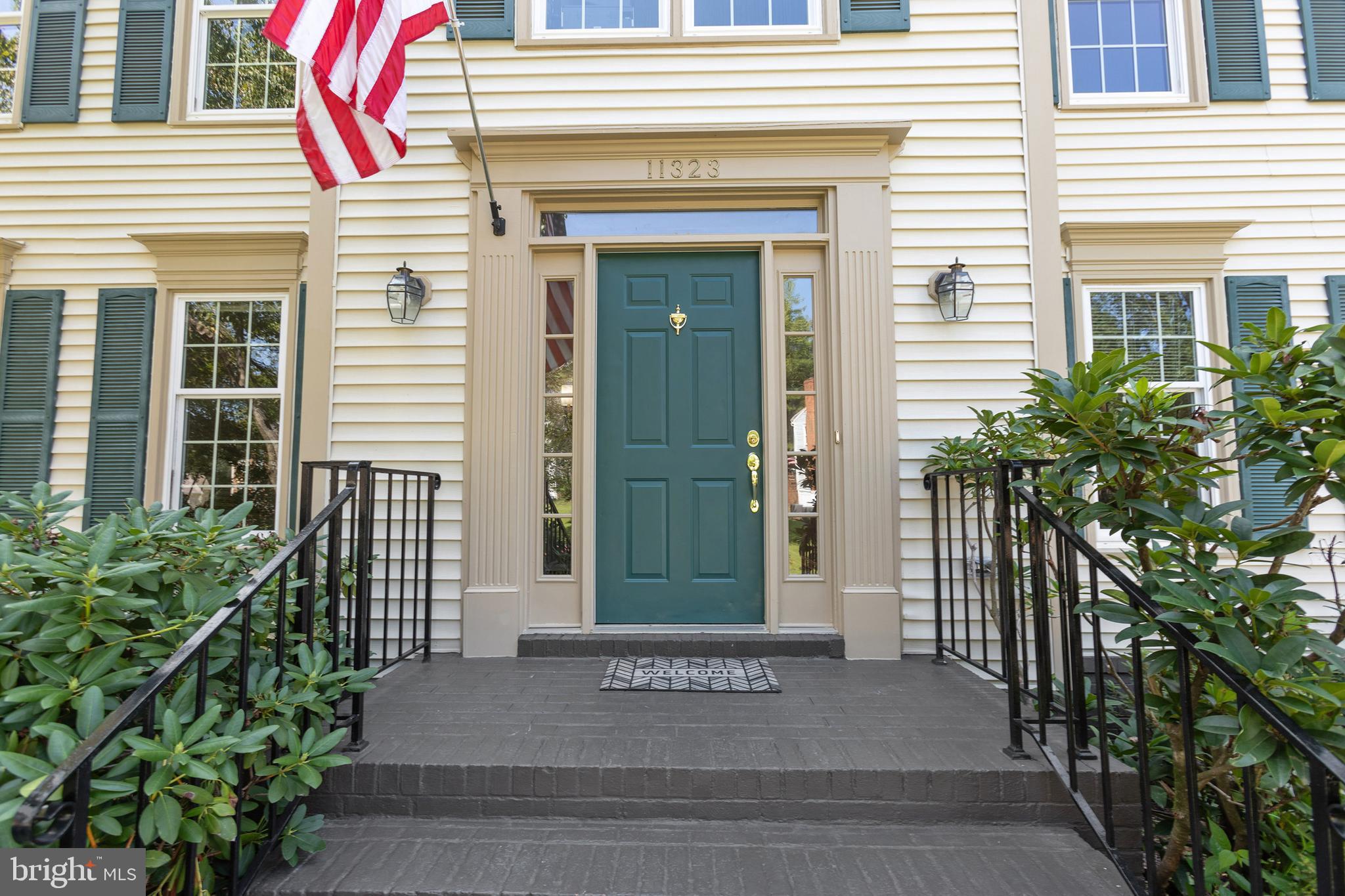 CRYSTAL LAKE - Residential