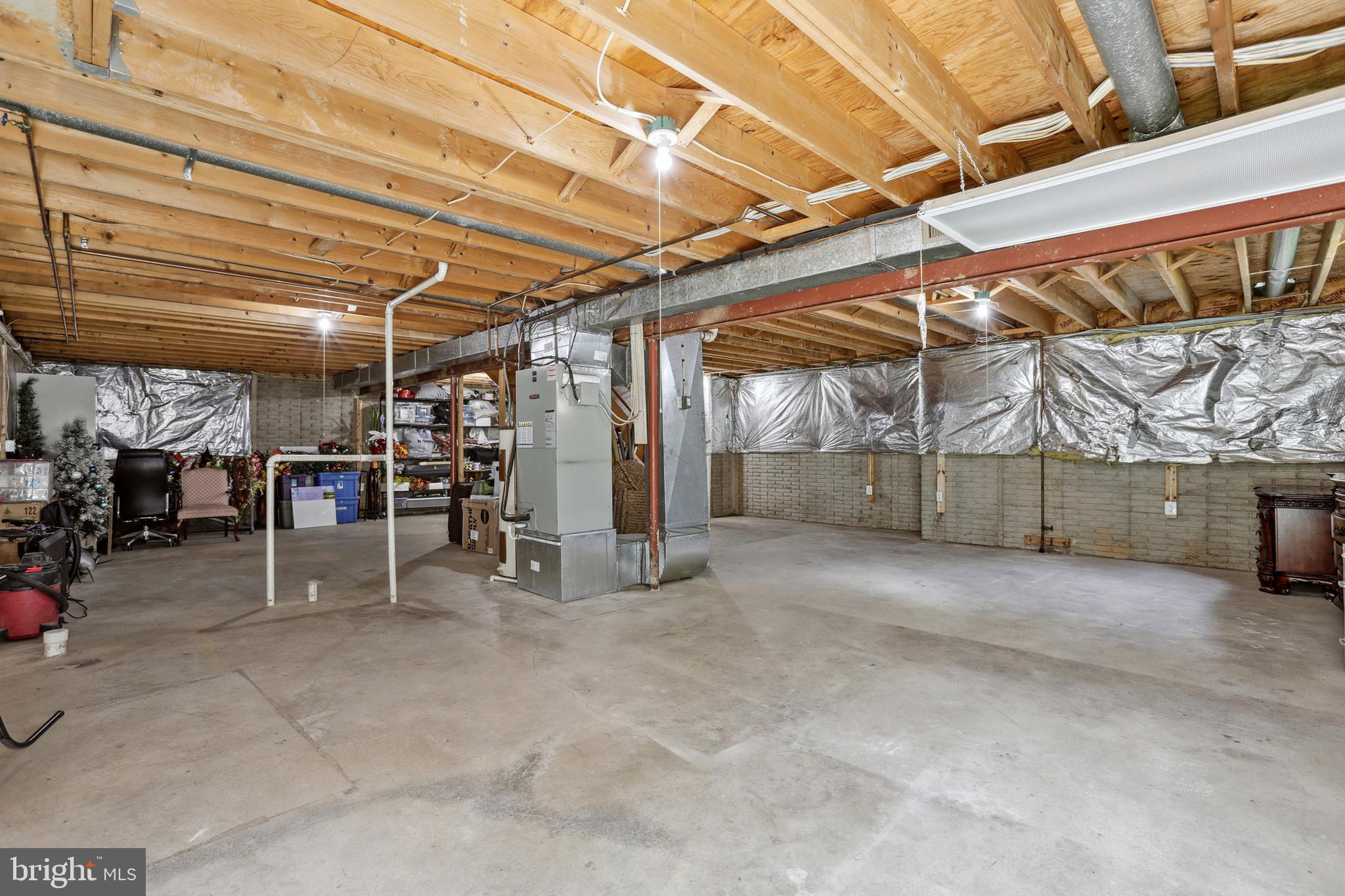 CRYSTAL LAKE - Residential