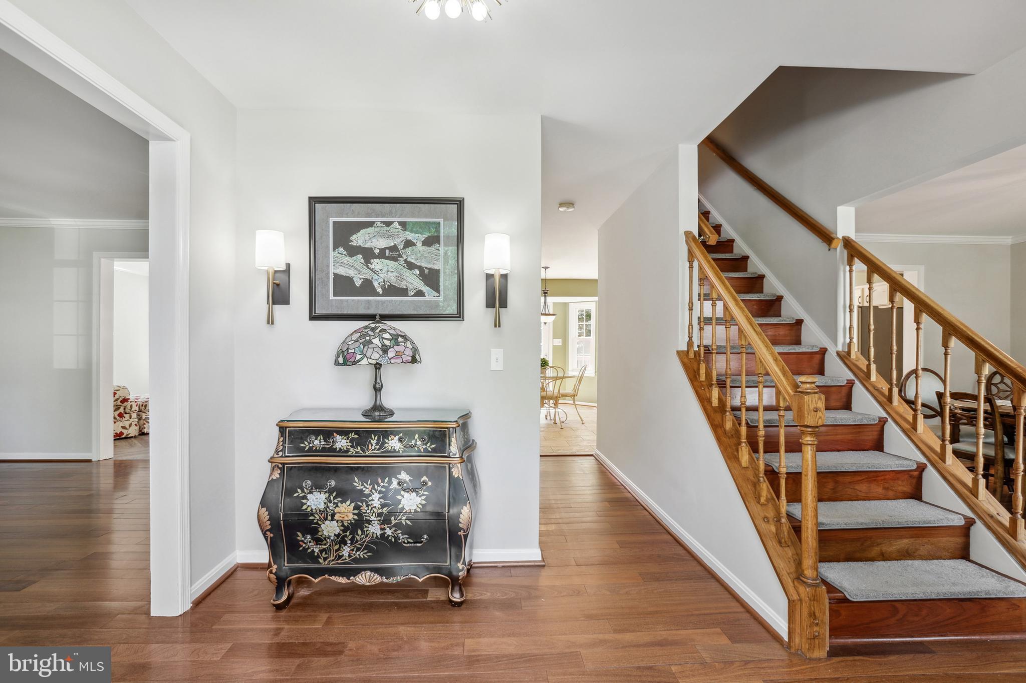 CRYSTAL LAKE - Residential