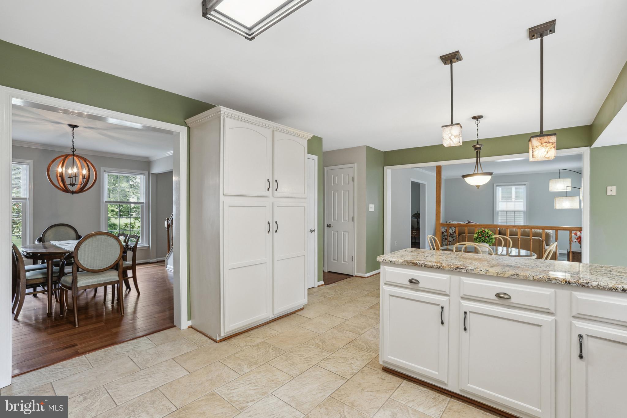 CRYSTAL LAKE - Residential