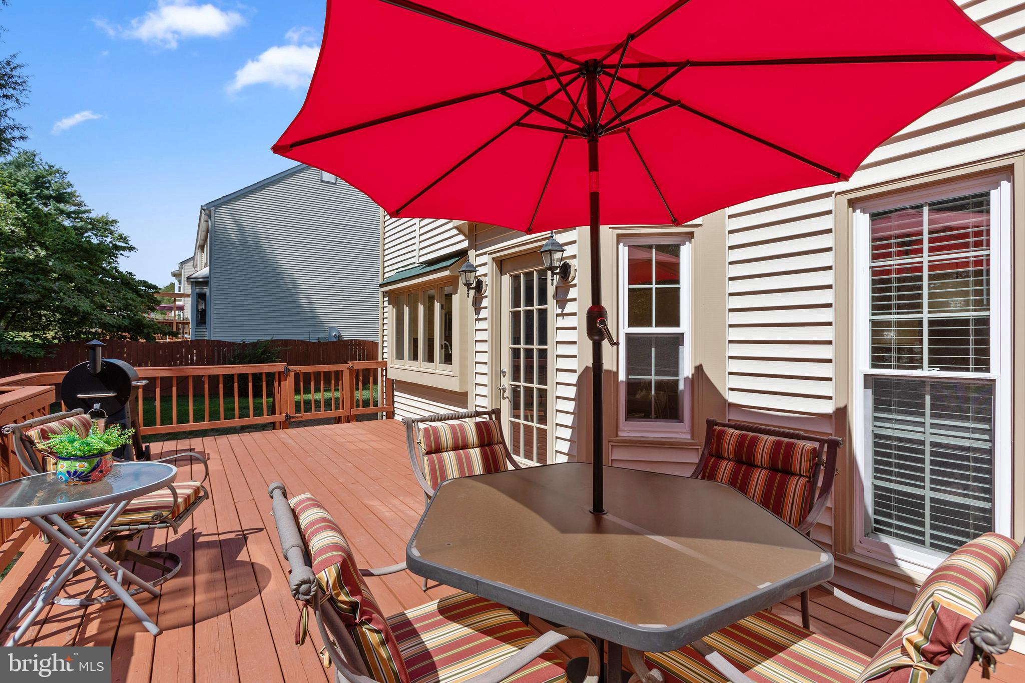 CRYSTAL LAKE - Residential