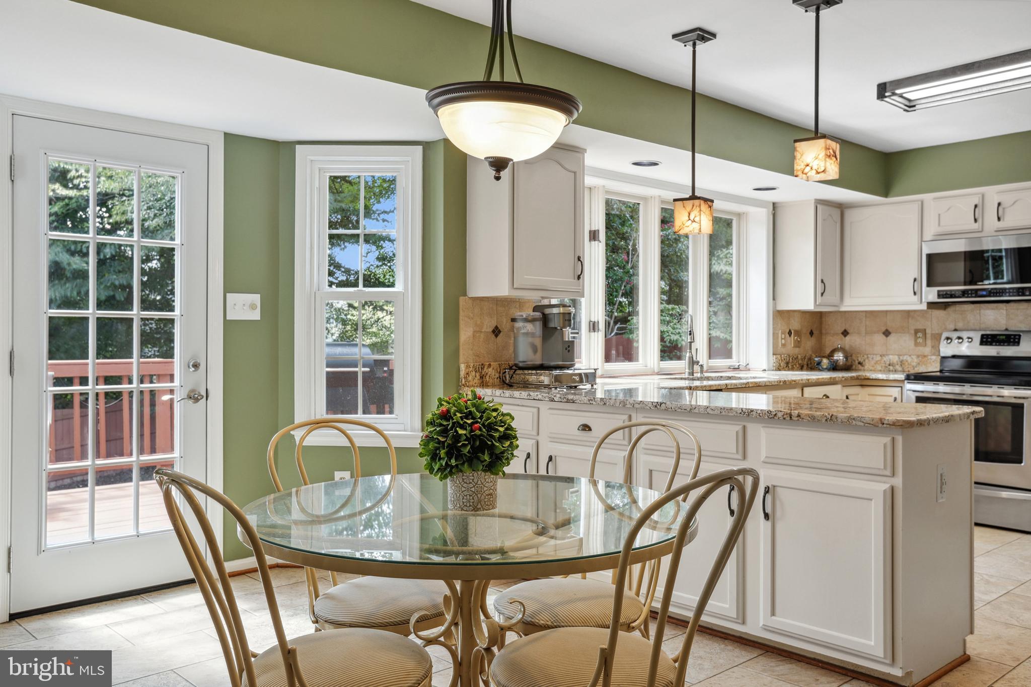 CRYSTAL LAKE - Residential