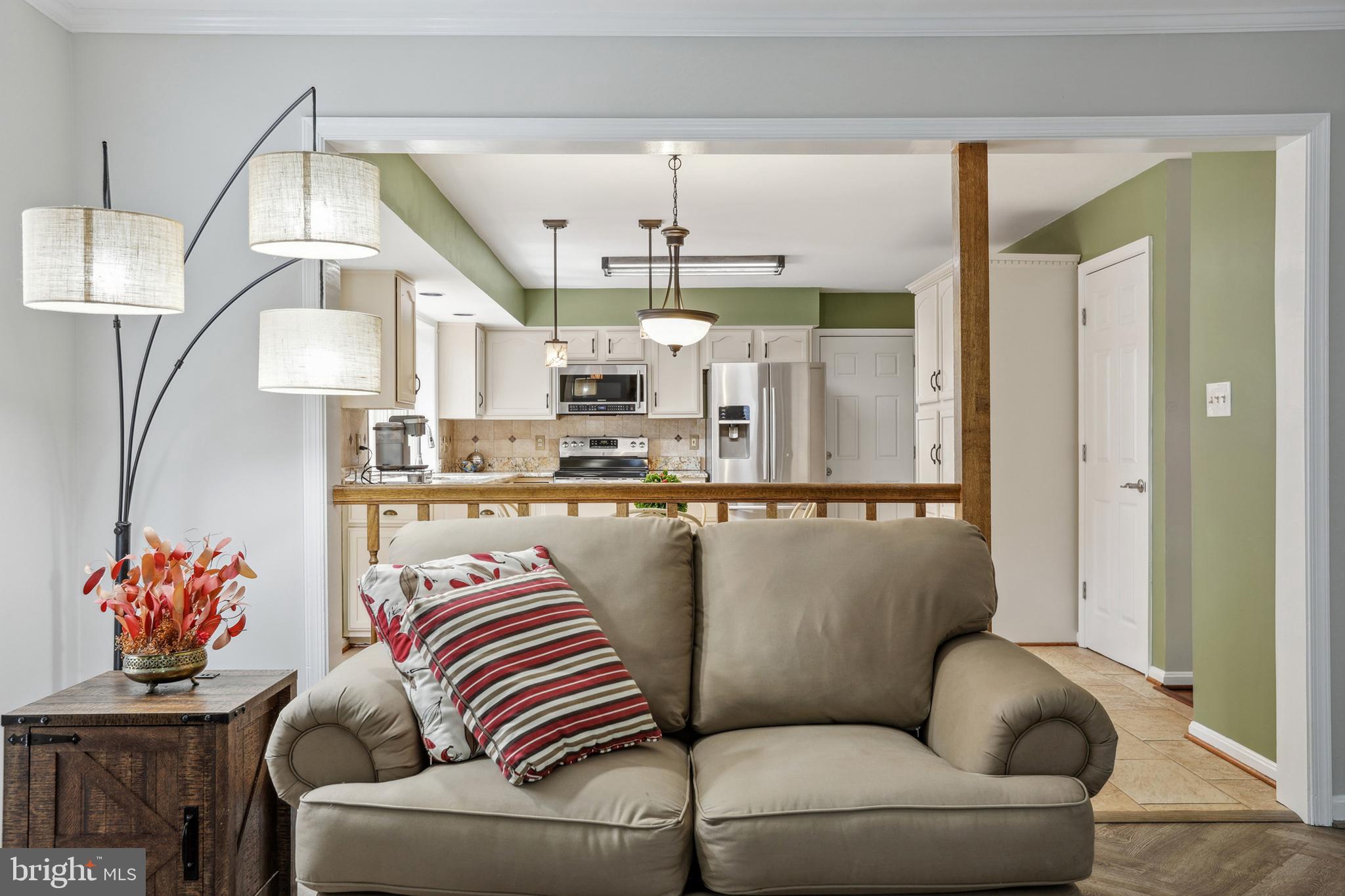 CRYSTAL LAKE - Residential