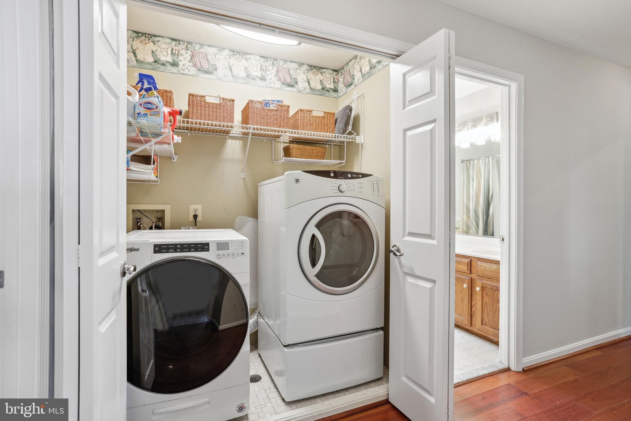 CRYSTAL LAKE - Residential