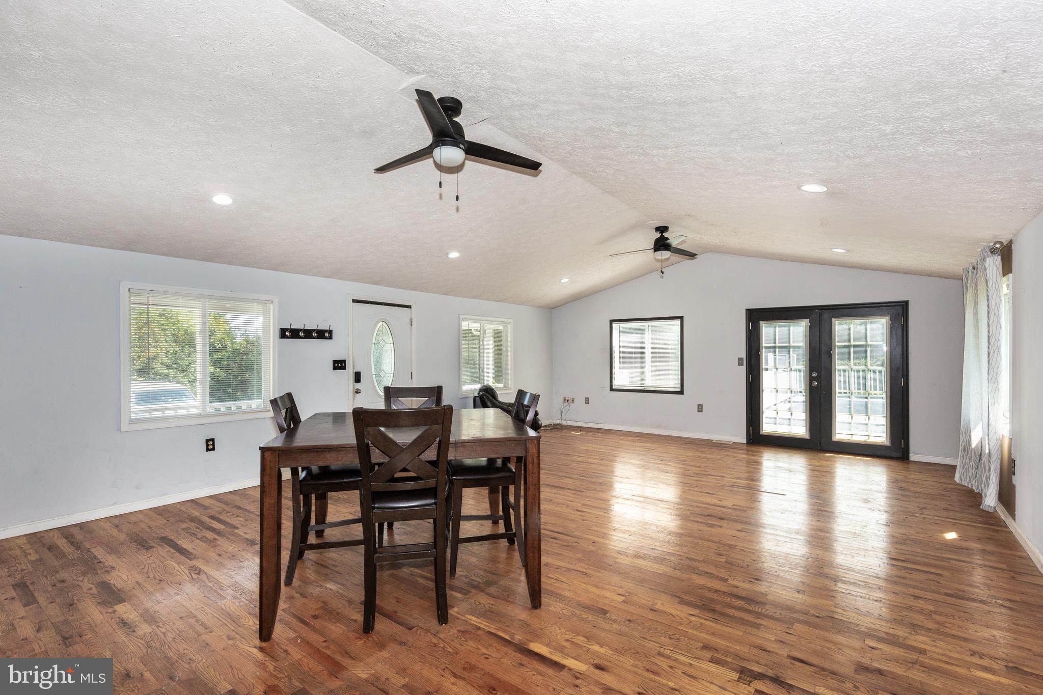 SUNNYBROOK FARMS - Residential