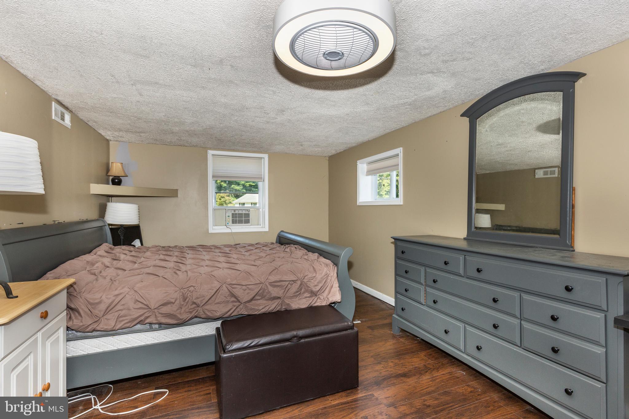 SUNNYBROOK FARMS - Residential