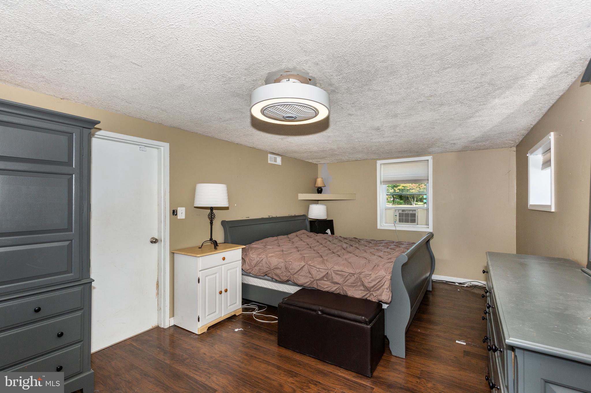 SUNNYBROOK FARMS - Residential