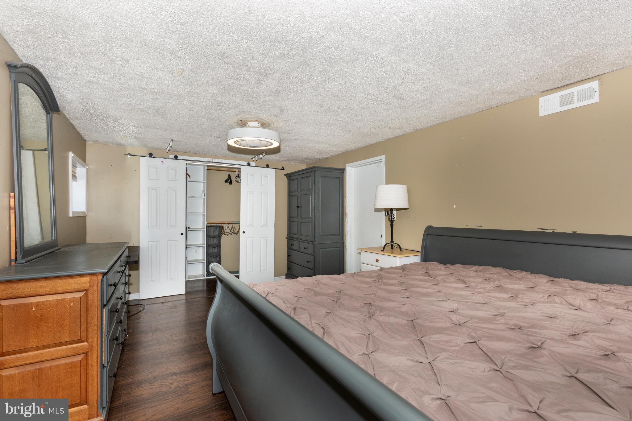 SUNNYBROOK FARMS - Residential