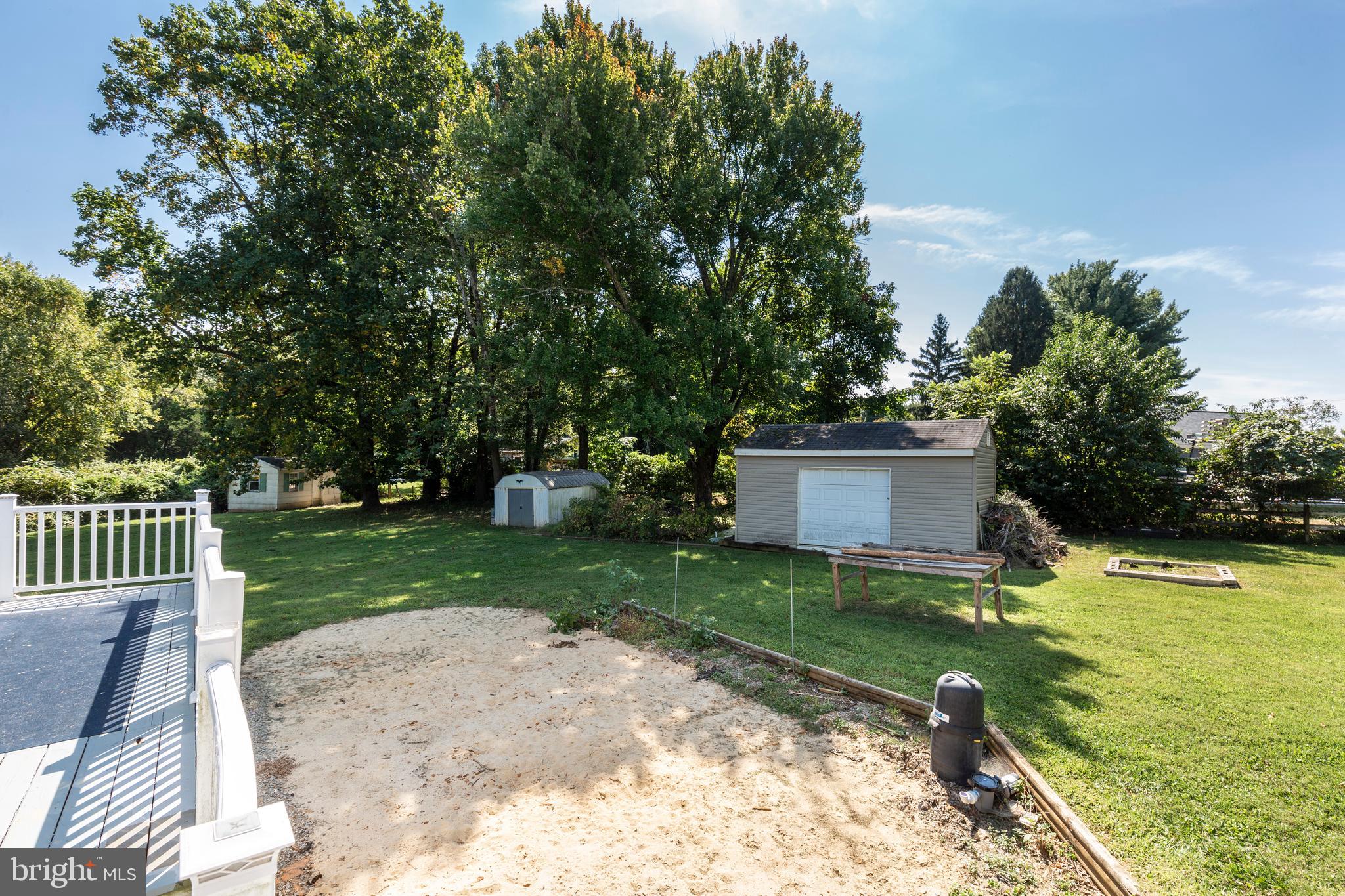 SUNNYBROOK FARMS - Residential