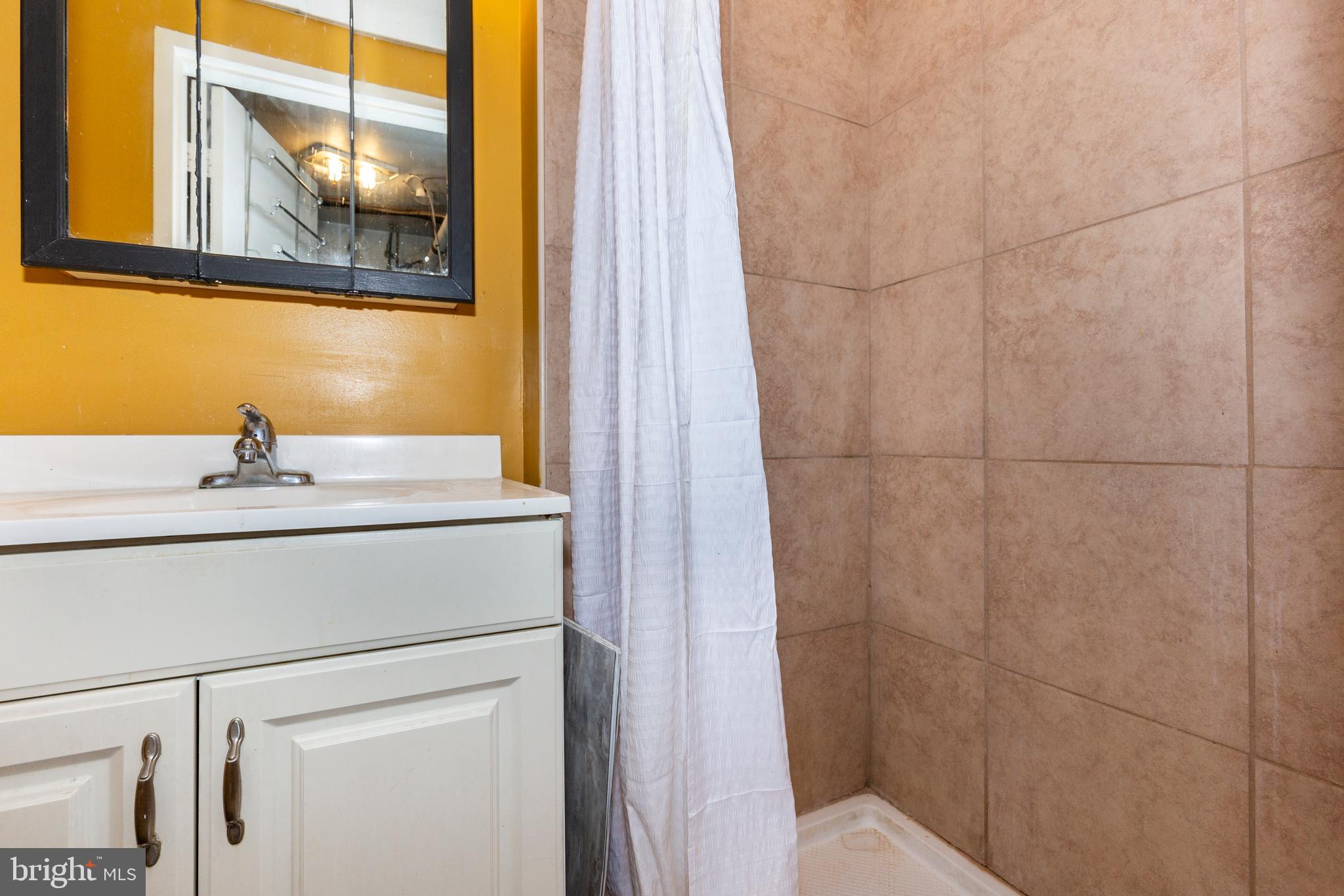 SUNNYBROOK FARMS - Residential