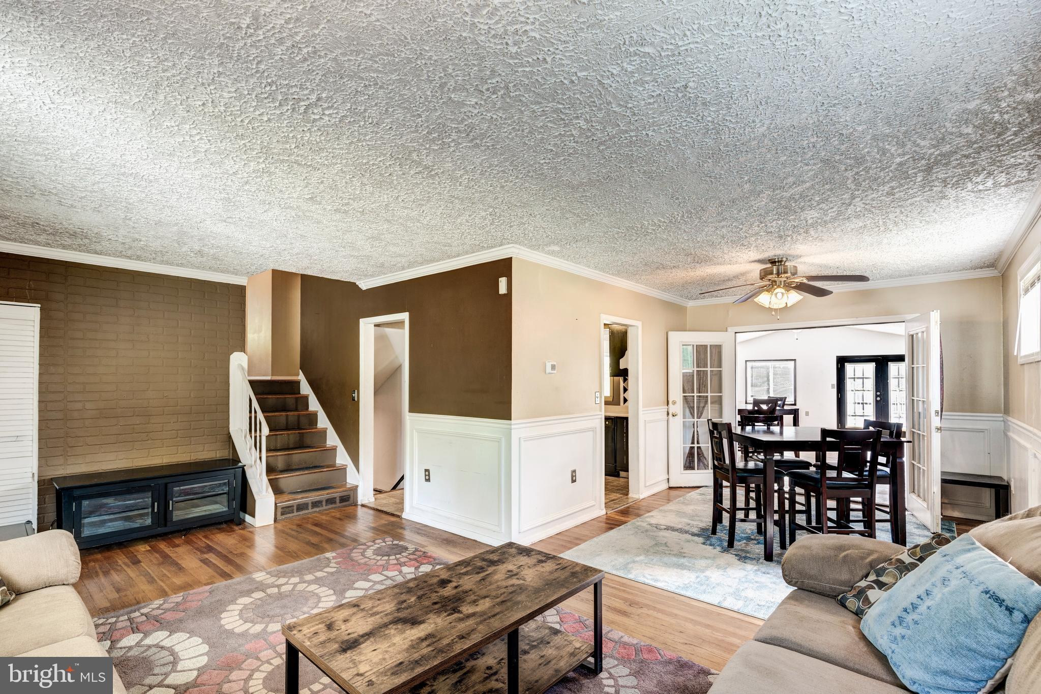 SUNNYBROOK FARMS - Residential