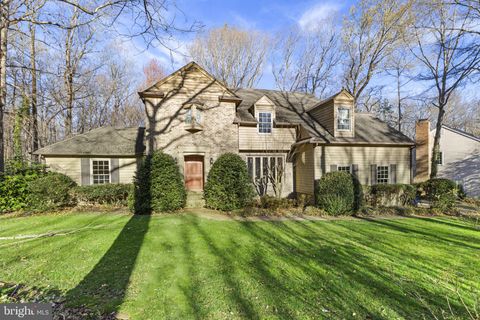 Homes For Sale - 2940 River Hills Lane<br/> Chesterfield County, MIDLOTHIAN, VA 23113