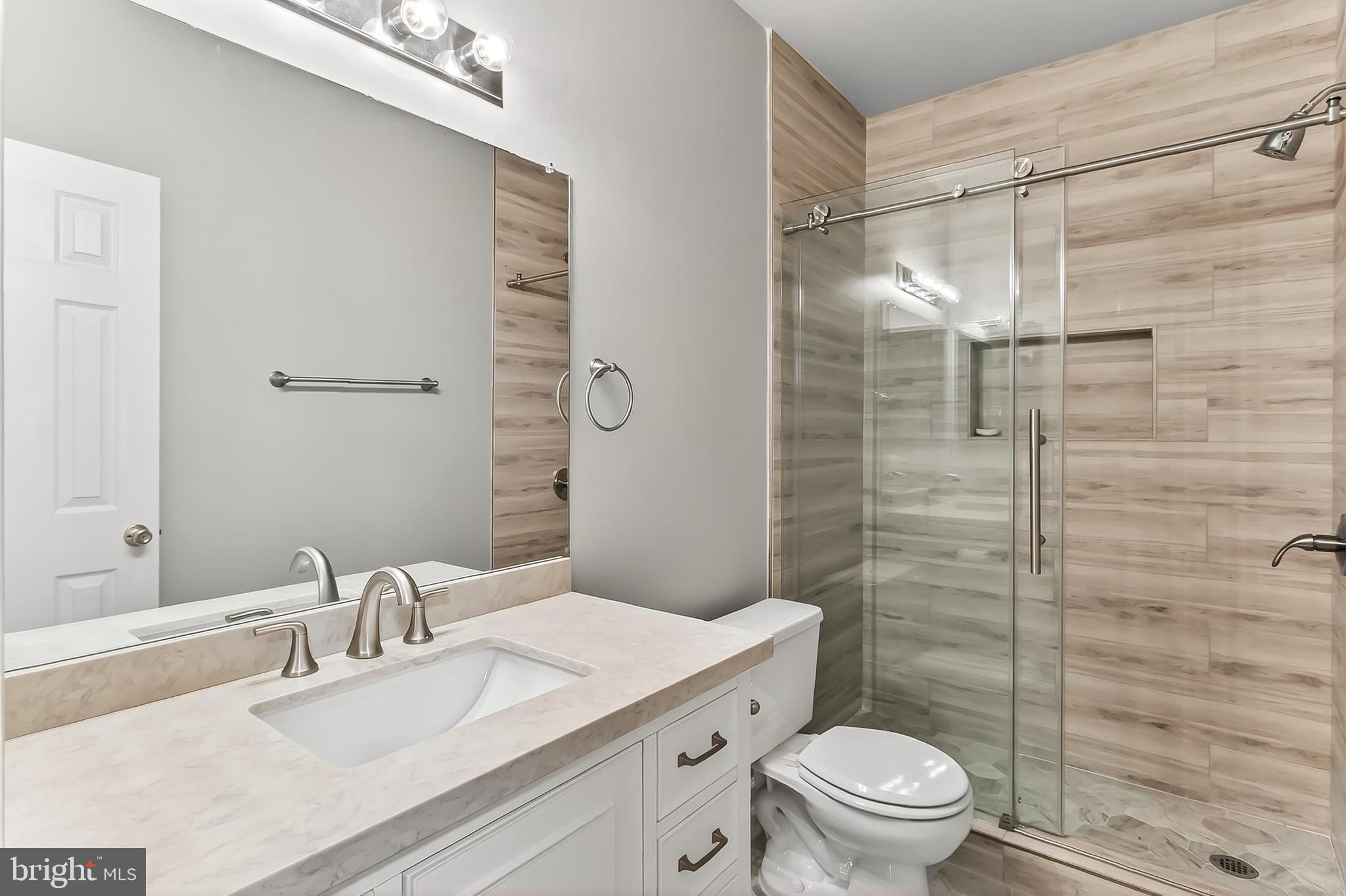 SYCAMORE LAKES - Residential Lease