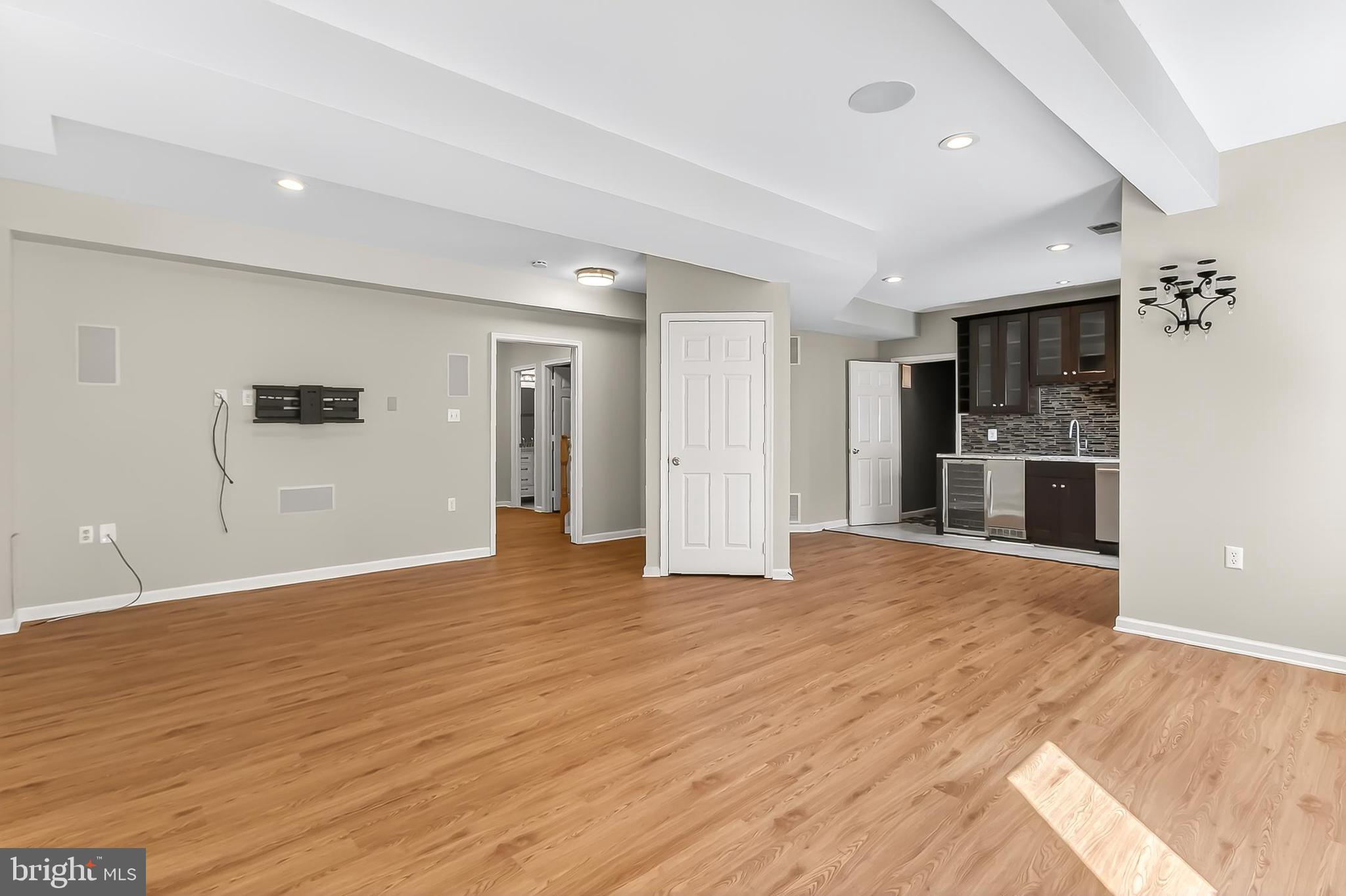 SYCAMORE LAKES - Residential Lease