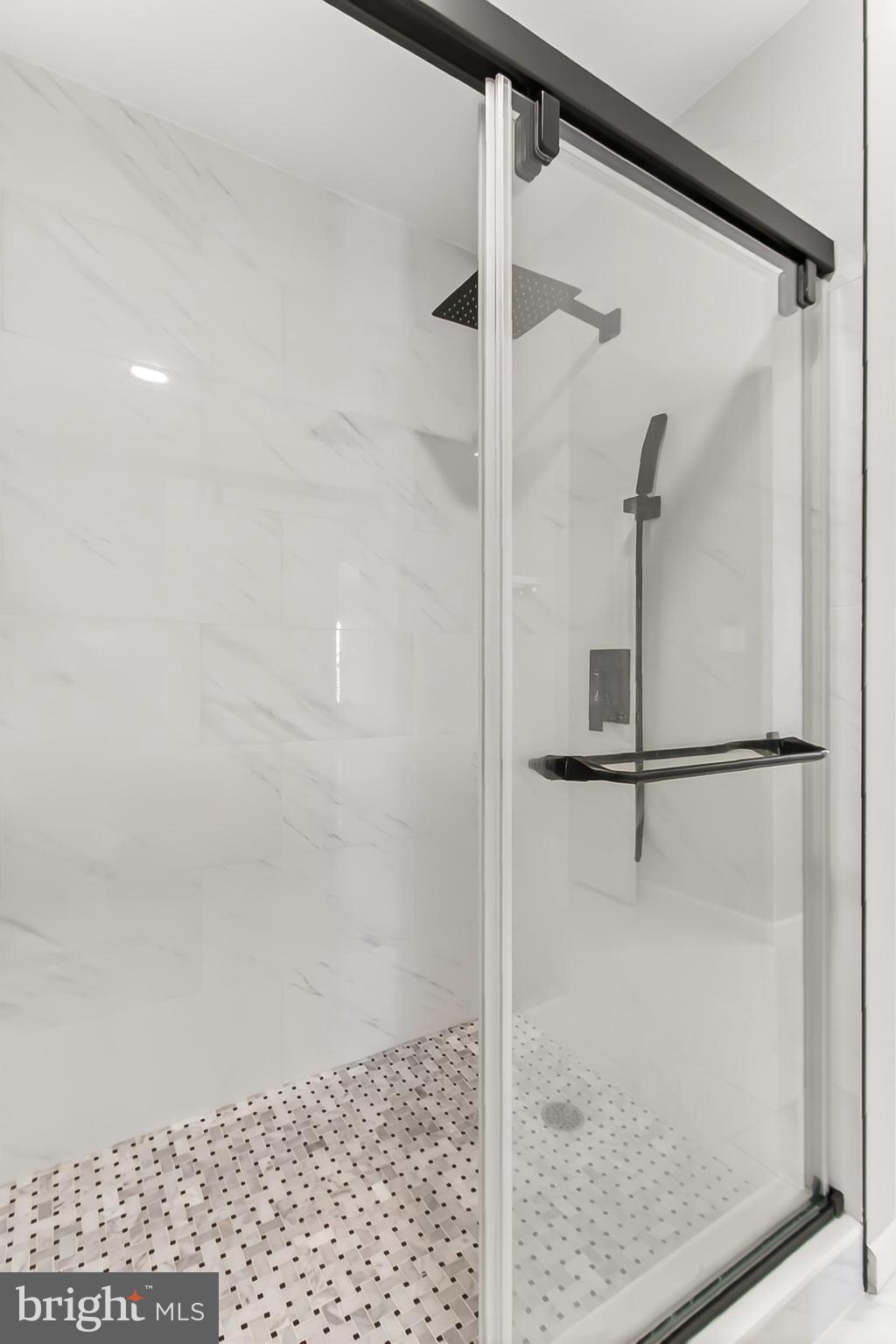 SYCAMORE LAKES - Residential Lease