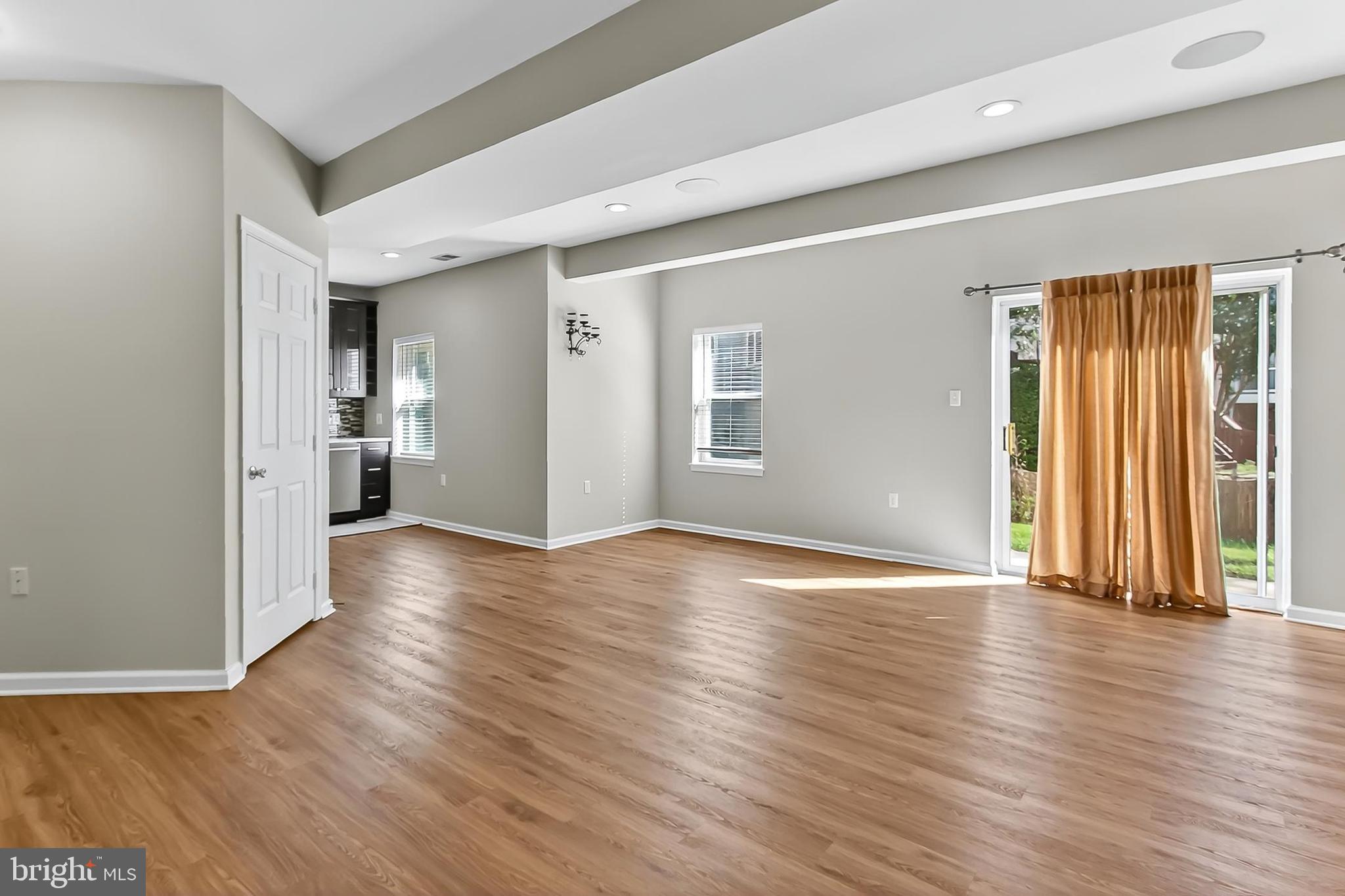 SYCAMORE LAKES - Residential Lease