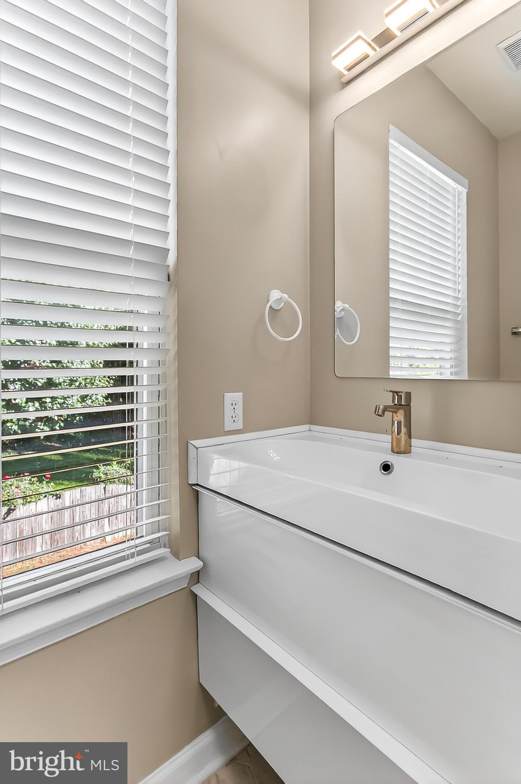 SYCAMORE LAKES - Residential Lease