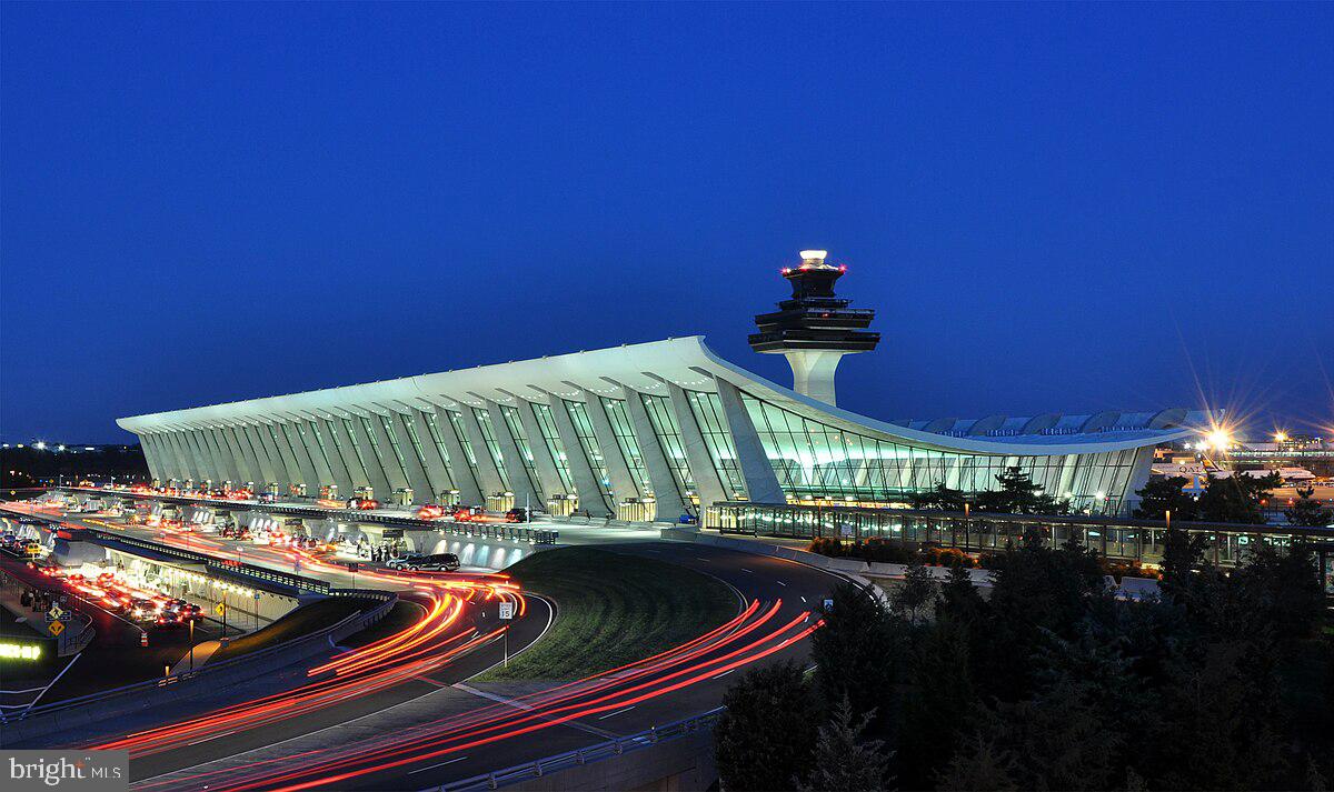 SYCAMORE LAKES - Residential Lease