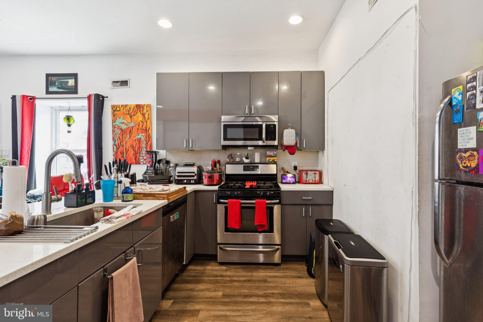 POINT BREEZE - Residential Income