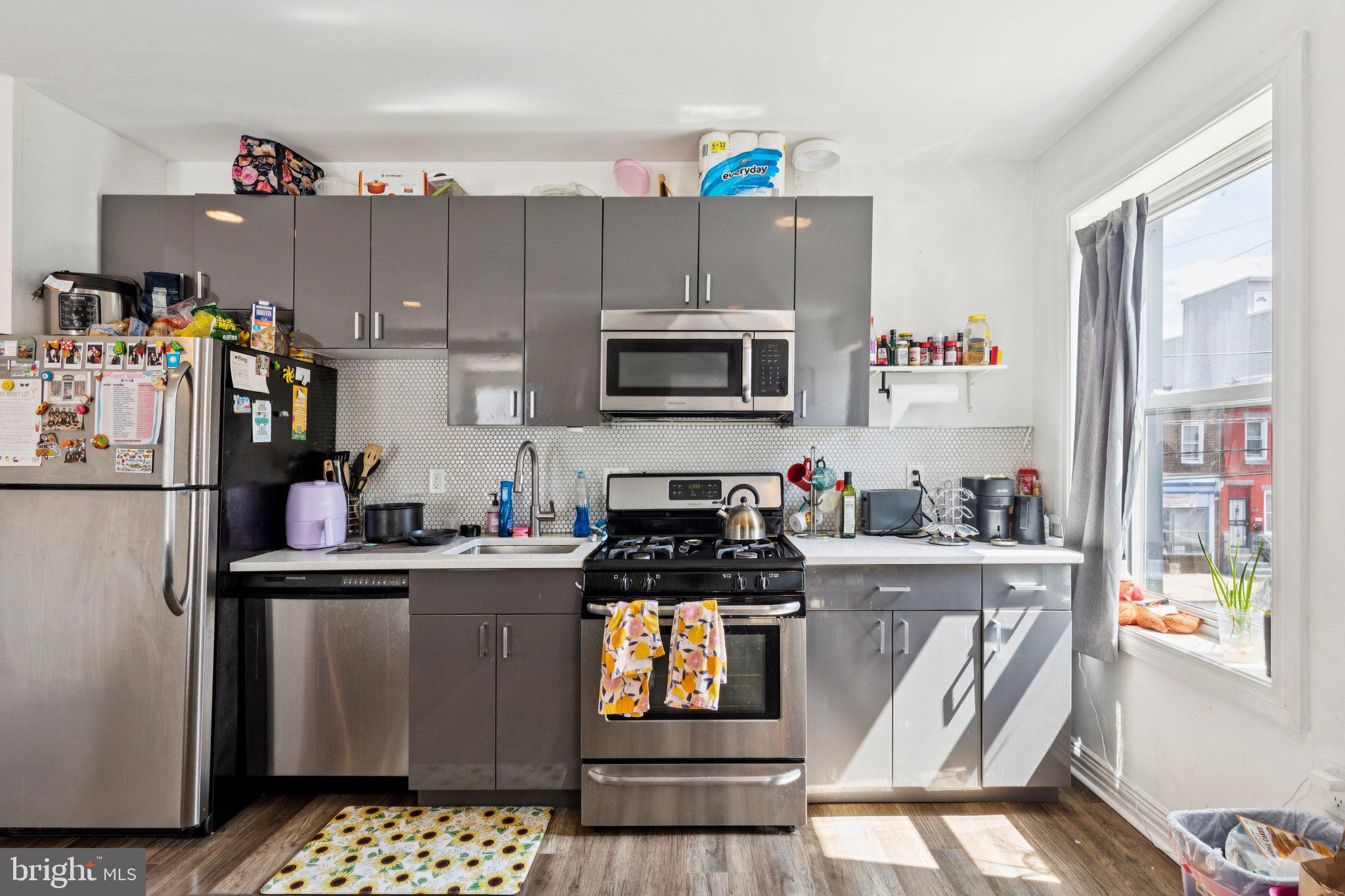 POINT BREEZE - Residential Income