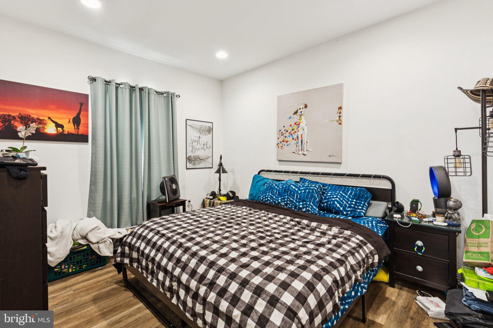 POINT BREEZE - Residential Income