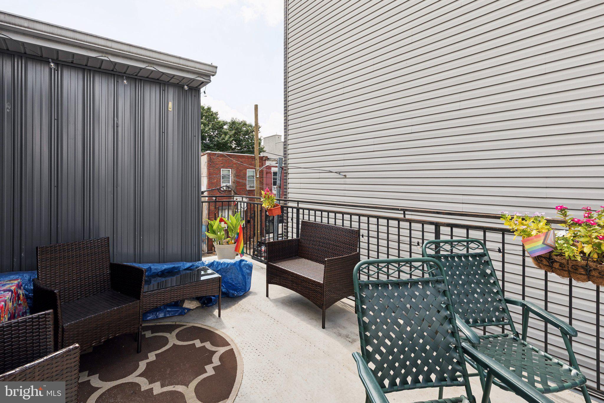 POINT BREEZE - Residential Income