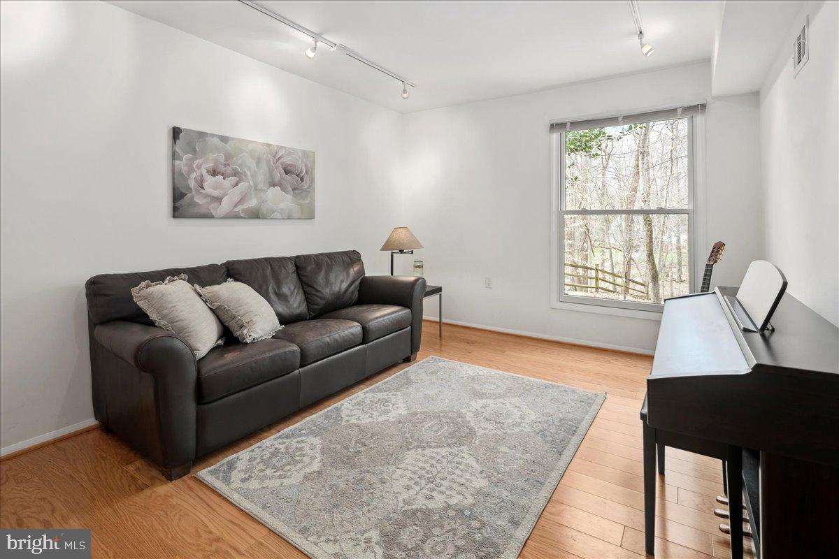 WILLOWBROOK - Residential