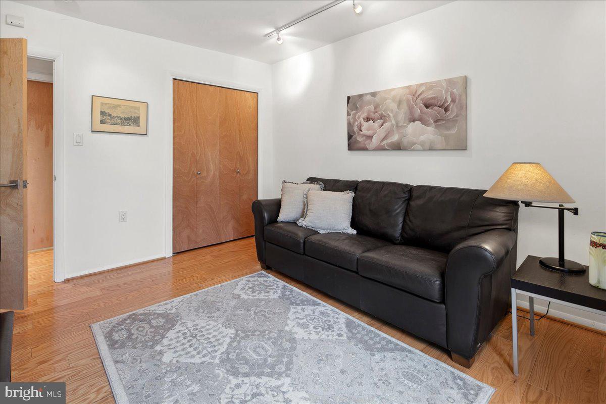 WILLOWBROOK - Residential