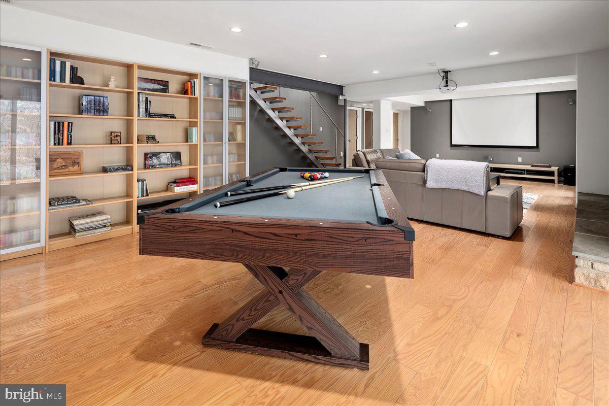 WILLOWBROOK - Residential