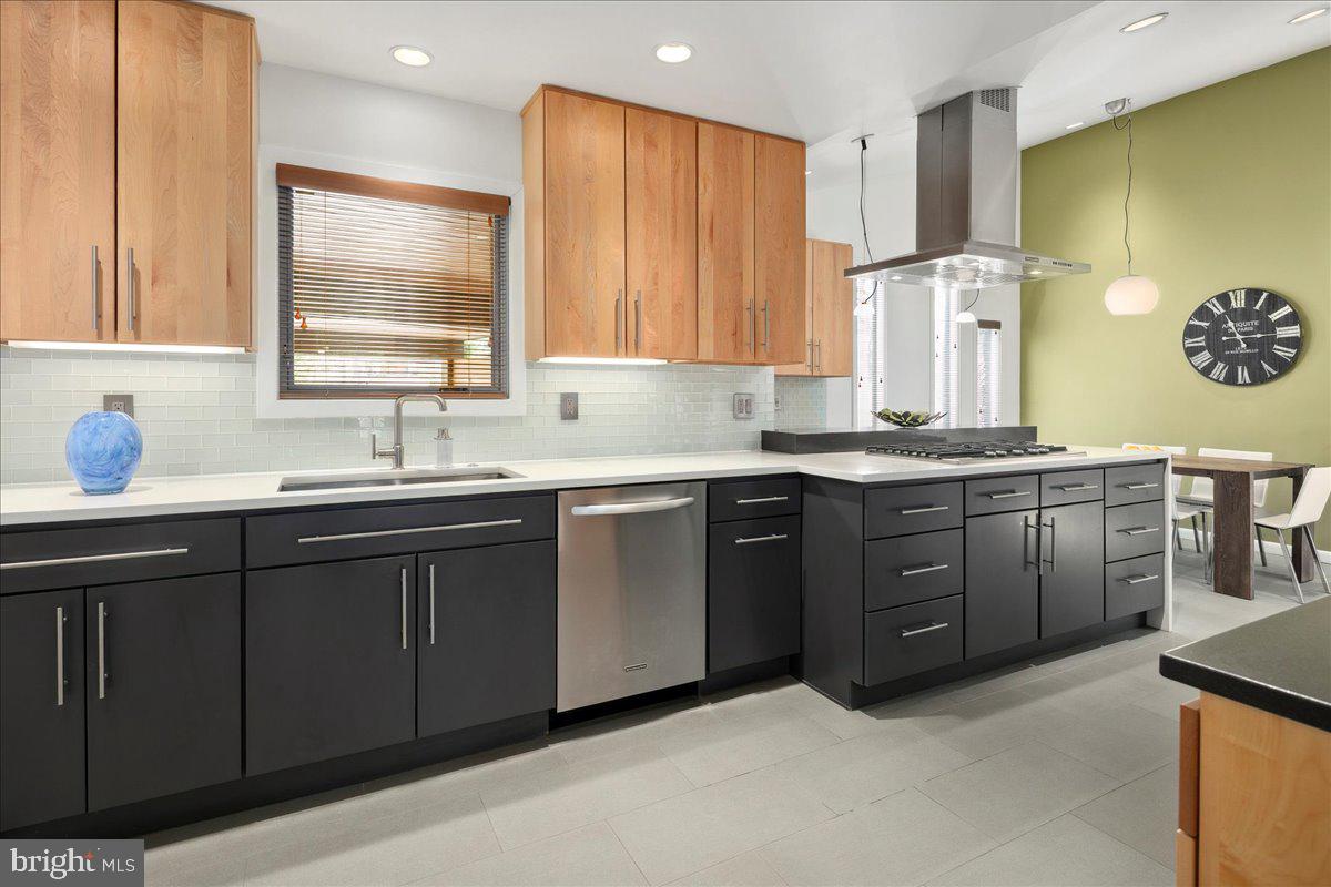 WILLOWBROOK - Residential